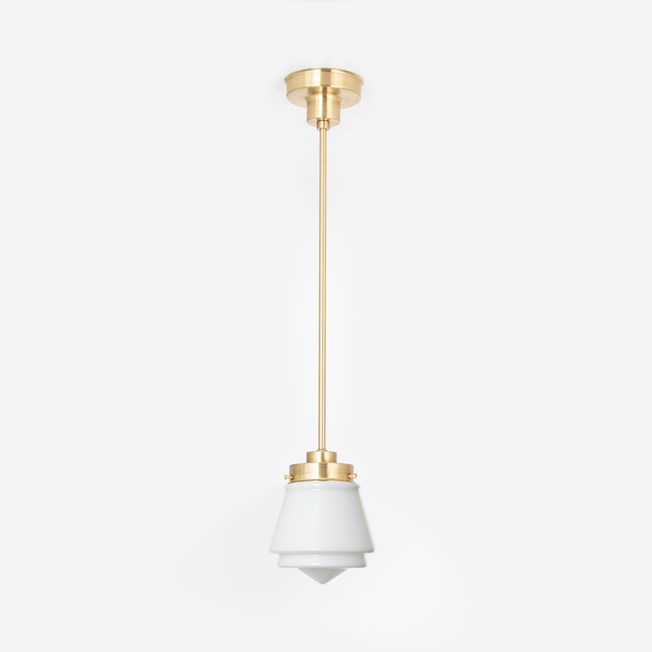 Kleine Art Deco hanglamp met lichte (10 mm.) pendelstang.